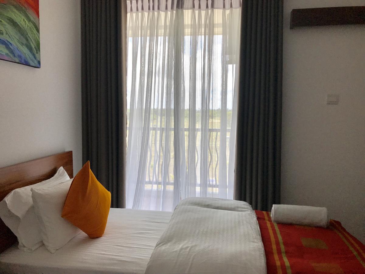 Araliya Oceanfront Condos Nilaveli, Trincomalee Eksteriør billede