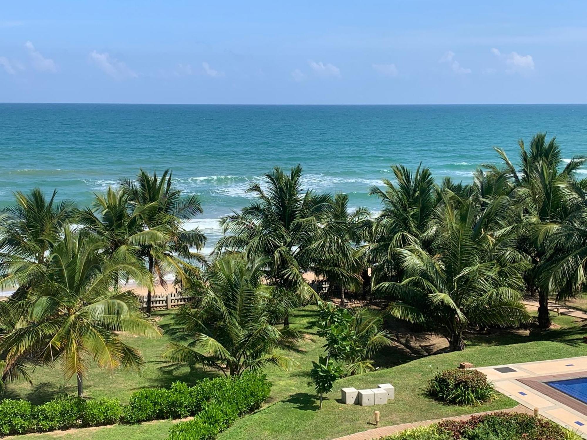 Araliya Oceanfront Condos Nilaveli, Trincomalee Eksteriør billede